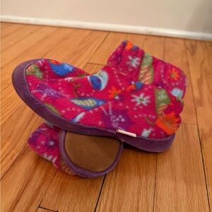 Acorn Kids Slippers Size 1-2